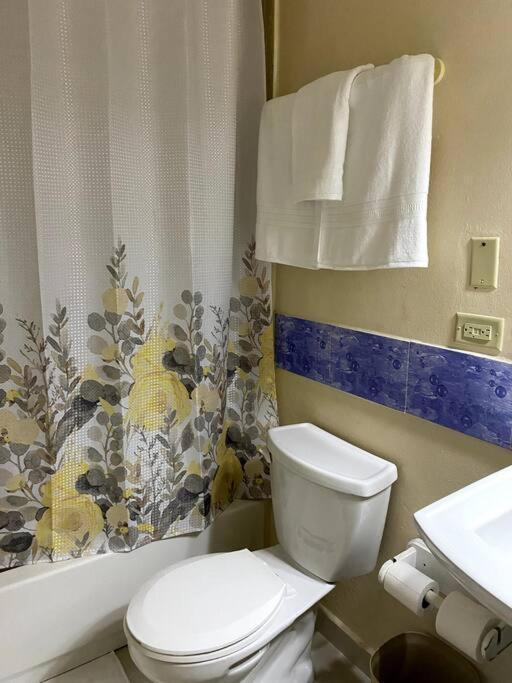 Lush Tropical Apartment Located In A 4-Star Resort Runaway Bay Buitenkant foto