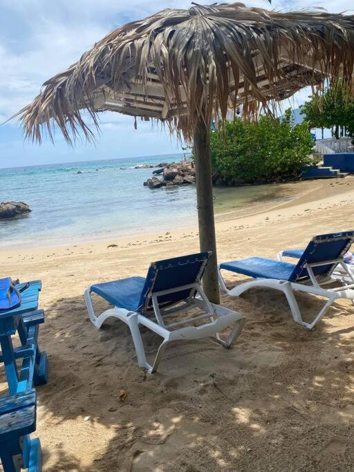 Lush Tropical Apartment Located In A 4-Star Resort Runaway Bay Buitenkant foto