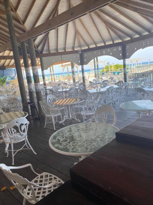 Lush Tropical Apartment Located In A 4-Star Resort Runaway Bay Buitenkant foto