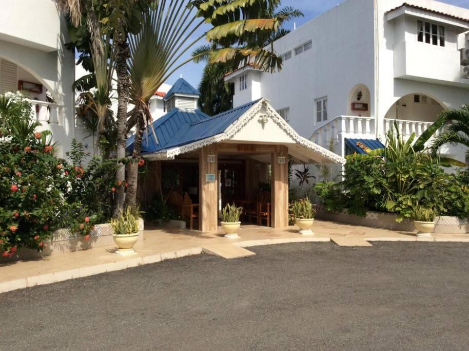 Lush Tropical Apartment Located In A 4-Star Resort Runaway Bay Buitenkant foto