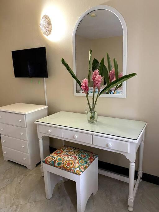 Lush Tropical Apartment Located In A 4-Star Resort Runaway Bay Buitenkant foto