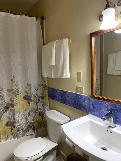 Lush Tropical Apartment Located In A 4-Star Resort Runaway Bay Buitenkant foto