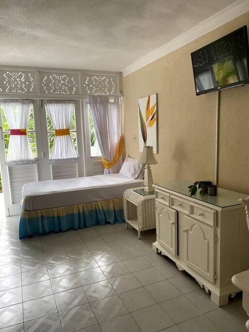 Lush Tropical Apartment Located In A 4-Star Resort Runaway Bay Buitenkant foto
