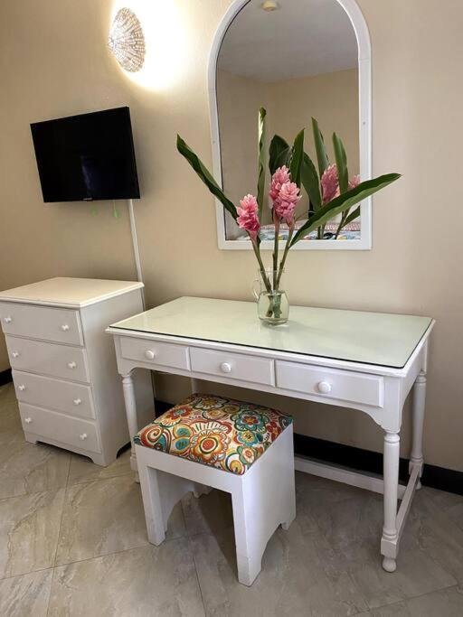 Lush Tropical Apartment Located In A 4-Star Resort Runaway Bay Buitenkant foto