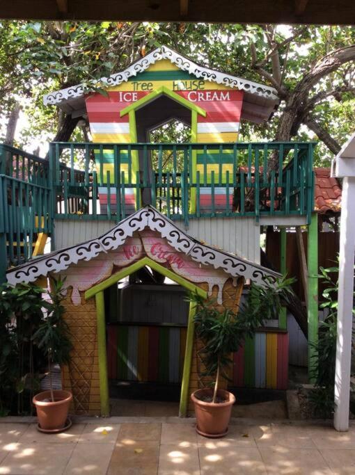 Lush Tropical Apartment Located In A 4-Star Resort Runaway Bay Buitenkant foto
